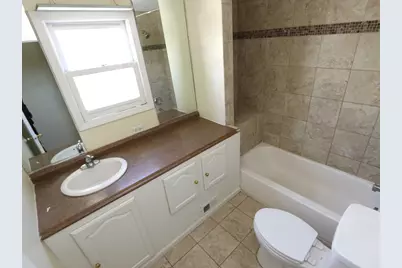 2342 W Barry Avenue #2nd, Chicago, IL 60618 - Photo 10