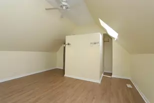 2342 W Barry Ave, Chicago, IL 60618 - Photo 8