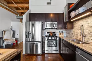 312 N May St, Chicago, IL 60607 - Photo 12