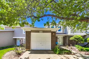 244 Coventry Ct, Bloomingdale, IL 60108 - Photo 1