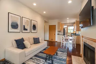 6151 N Glenwood Ave, Chicago, IL 60660 - Photo 2