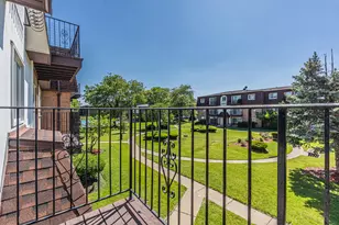 9480 Bay Colony Dr, Des Plaines, IL 60016 - Photo 16