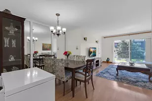 9480 Bay Colony Dr, Des Plaines, IL 60016 - Photo 10
