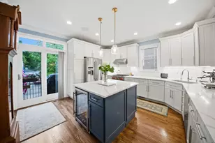 413 S Kenilworth Ave, Oak Park, IL 60302 - Photo 2