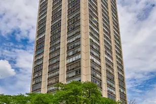 70 W Burton Pl, Chicago, IL 60610 - Photo 1