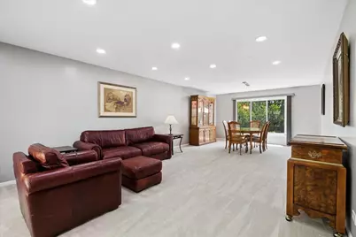 525 Newtown Drive, Buffalo Grove, IL 60089 - Photo 6