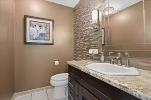 525 Newtown Dr, Buffalo Grove, IL 60089 - Photo 10