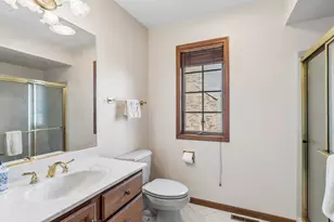 1204 Kristin Dr, Libertyville, IL 60048 - Photo 8