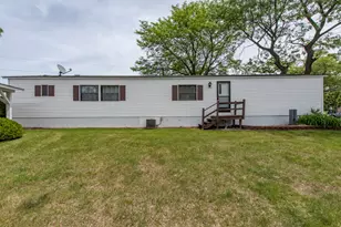 696 Birch Ave, Park City, IL 60085 - Photo 26