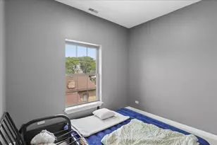 3629 S Giles Ave, Chicago, IL 60653 - Photo 10