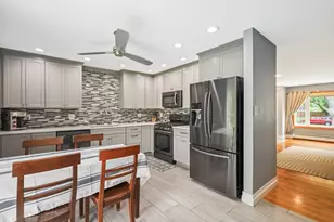 30W111 Bruce Ln, Naperville, IL 60563 - Photo 10