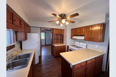 1724 Green Bay Road, North Chicago, IL 60064 - Photo 8