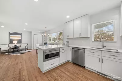 704 Plainfield Road, Downers Grove, IL 60516 - Photo 8