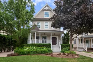 325 S Crescent Ave, Park Ridge, IL 60068 - Photo 1