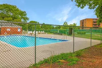 520 Biesterfield Road #E309, Elk Grove Village, IL 60007 - Photo 18