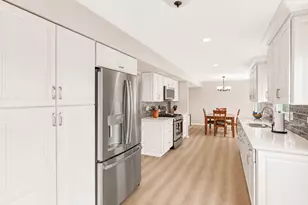 323 Farmhill Cir, Wauconda, IL 60084 - Photo 10