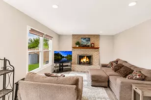 323 Farmhill Cir, Wauconda, IL 60084 - Photo 12