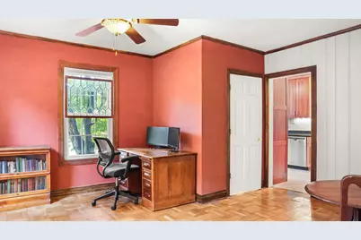 1009 W Green Street, Champaign, IL 61821 - Photo 8