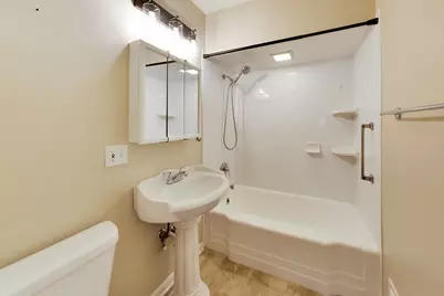 714 W Memorial Road, Bensenville, IL 60106 - Photo 16