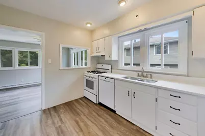 714 W Memorial Road, Bensenville, IL 60106 - Photo 8