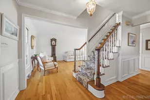 250 Chasse Cir, Saint Charles, IL 60174 - Photo 4