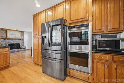 250 Chasse Circle, Saint Charles, IL 60174 - Photo 10