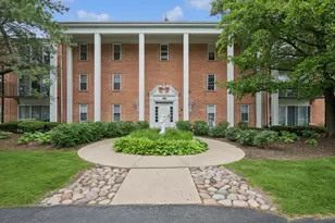 5101 Carriage Way Dr, Rolling Meadows, IL 60008 - Photo 2