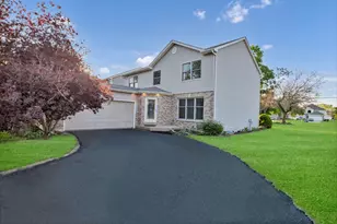 537 W Comstock Ave, Elmhurst, IL 60126 - Photo 1