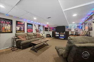 808 S Van Buren St, Batavia, IL 60510 - Photo 24
