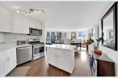 545 N Dearborn Street #2510, Chicago, IL 60654 - Photo 2
