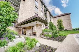 1621 Mission Hills Rd, Northbrook, IL 60062 - Photo 1