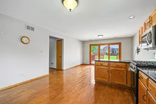 27114 S Quiet Oak Ln, Crete, IL 60417 - Photo 6