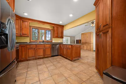 181 Tilton Park Drive, Dekalb, IL 60115 - Photo 6