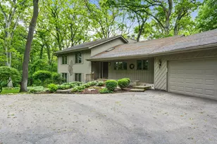 10876 Crockett Rd, Roscoe, IL 61073 - Photo 4