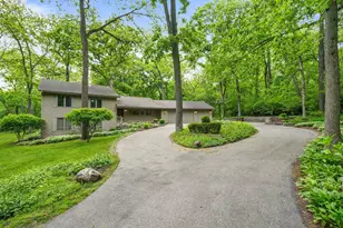 10876 Crockett Rd, Roscoe, IL 61073 - Photo 2