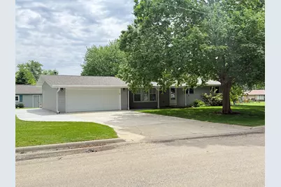617 S Linn Street, Shannon, IL 61078 - Photo 2