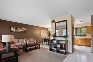 3136 Rosiclaire Ct, South Chicago Heights, IL 60411 - Photo 2