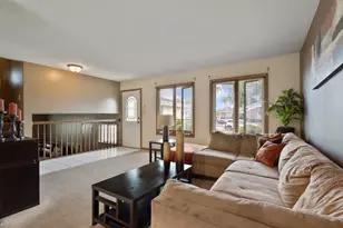 3136 Rosiclaire Ct, South Chicago Heights, IL 60411 - Photo 4