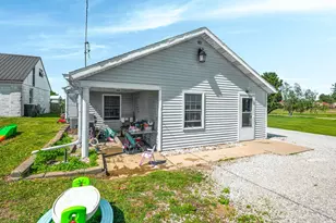 311 E McKinley Ave, Deer Creek, IL 61733 - Photo 16