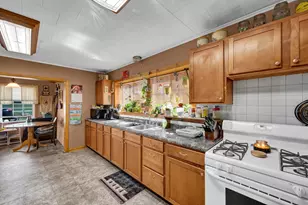 311 E McKinley Ave, Deer Creek, IL 61733 - Photo 8