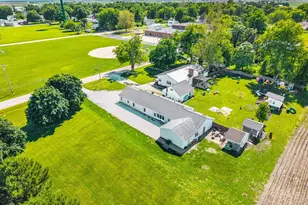 311 E McKinley Ave, Deer Creek, IL 61733 - Photo 22
