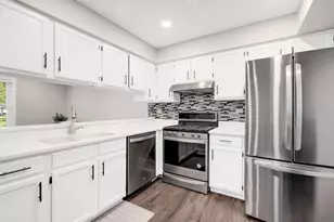 718 N Tamarac Blvd, Addison, IL 60101 - Photo 10