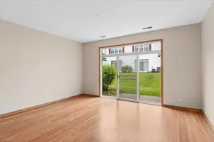 933 Genesee Ct, Naperville, IL 60563 - Photo 8