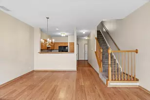 933 Genesee Ct, Naperville, IL 60563 - Photo 6