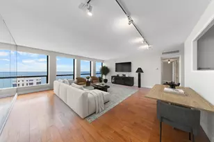 260 E Chestnut St, Chicago, IL 60611 - Photo 6