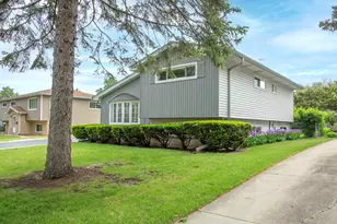 921 S Iowa Ave, Addison, IL 60101 - Photo 2