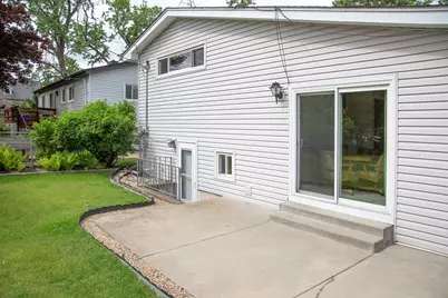 921 S Iowa Avenue, Addison, IL 60101 - Photo 6