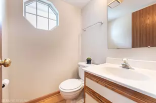 554 Abbeywood Dr, Cary, IL 60013 - Photo 12