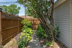 5034 W Argyle St, Chicago, IL 60630 - Photo 14