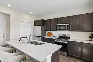 1111 Vista Ct, Hampshire, IL 60140 - Photo 2